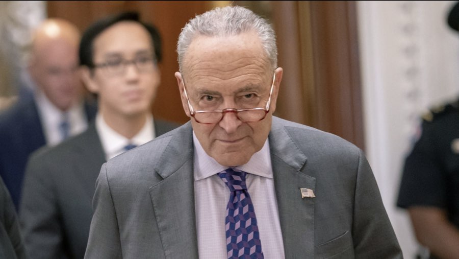 Chuck Schumer (Nathan Howard/Bloomberg)