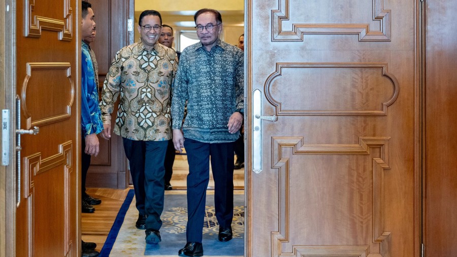 PM Malaysia Anwar Ibrahim dan mantan Gubernur DKI Jakarta Anies Baswedan (Twitter/X @anwaribrahim)