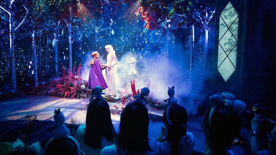 Walt Disney Co. akan membuka kawasan bertema Frozen pertamanya di dunia di Disneyland Hong Kong. (Bertha Wang/Bloomberg)