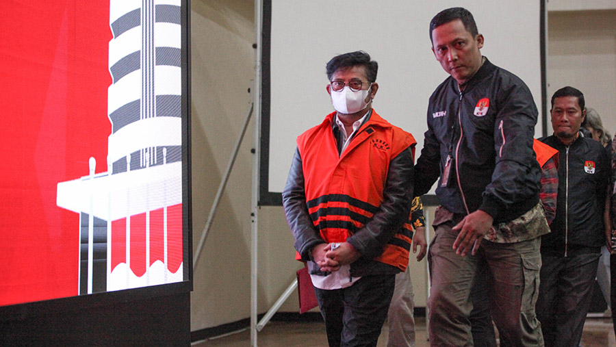 Mantan Mentan, Syahrul Yasin Limpo (SYL) hadir saat konfrensi pers di Gedung KPK, Jakarta, Jumat (13/10/2023). (Bloomberg Technoz/Andrean Kristianto)