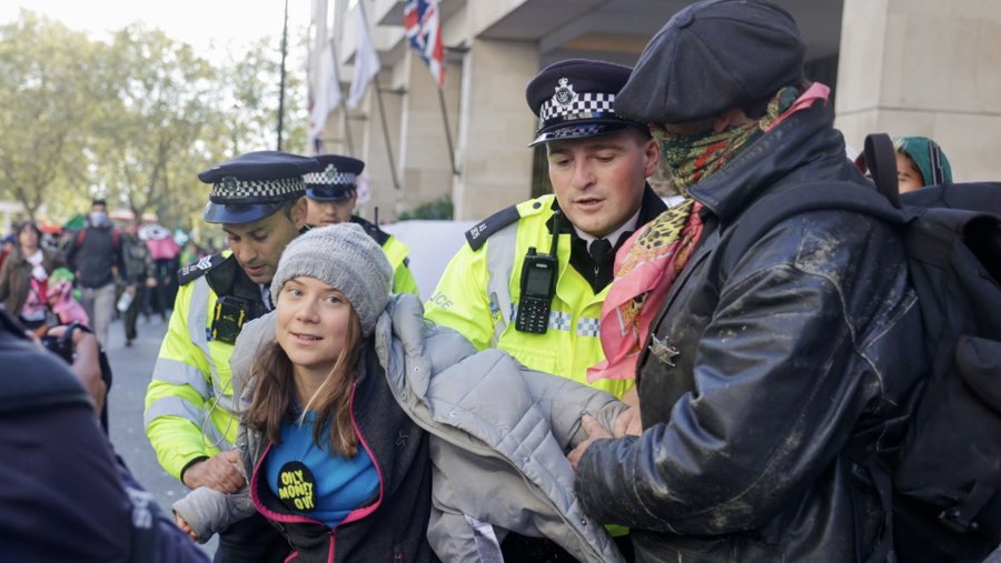 Greta Thunberg ditangkap di London saat unjuk rasa. (Sumber: Bloomberg)