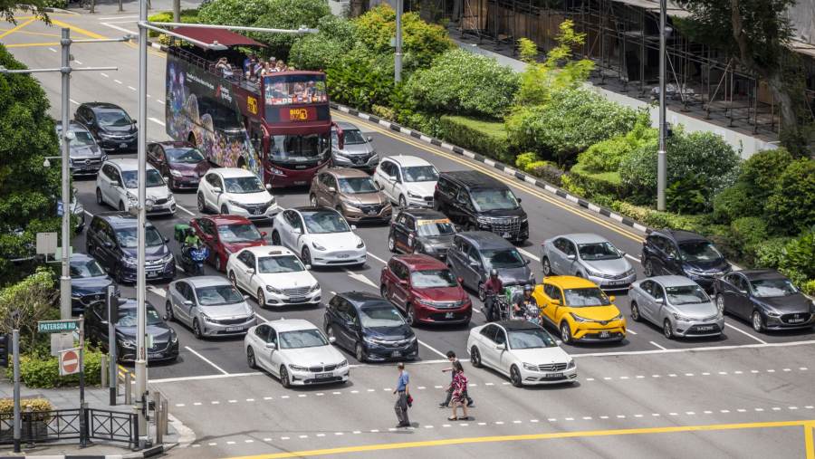 Ilustrasi jalan raya di Singapura dan kepadatan mobil. (Dok: Bloomberg)