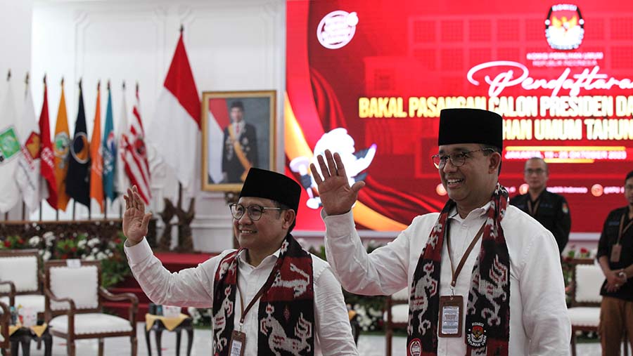 Mereka datang ke KPU untuk mendaftar ke KPU RI untuk ikut berlaga di Pilpres 2024. (Bloomberg Tehnoz/Andrean Kristianto)