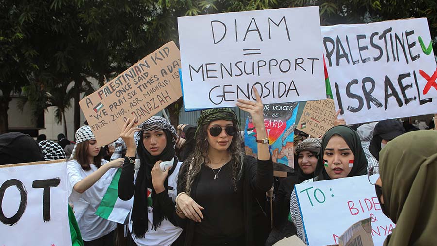 Aksi demo bela Palestina di depan kantor perwakilan PBB di Jakarta, (20/10/2023)  (Bloomberg Technoz/Andrean Kristianto)