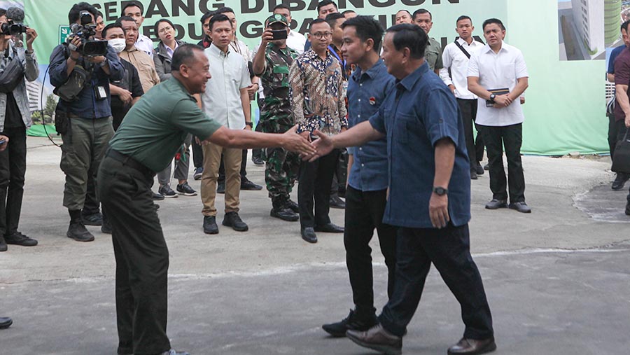Kedatangan Prabwo dan Gibran untuk menjalani tes kesehatan. (Bloomberg Technoz/Andrean Kristianto)