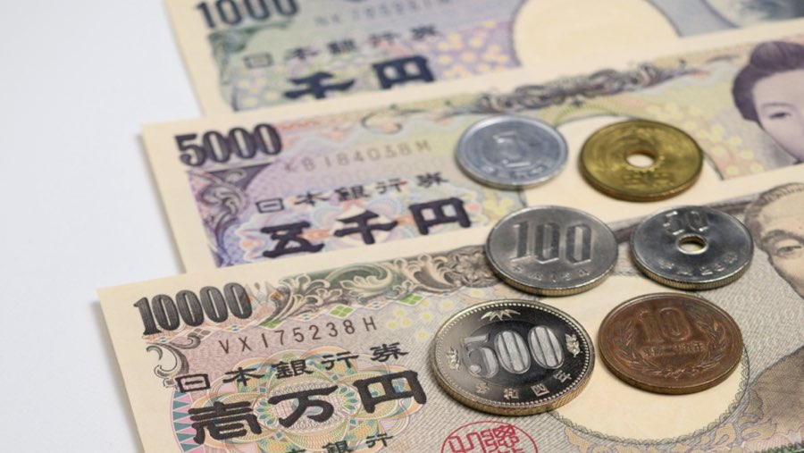 Nilai yen jatuh ke level terlemah dalam 34 tahun terakhir terhadap dolar AS (Sumber: Bloomberg)