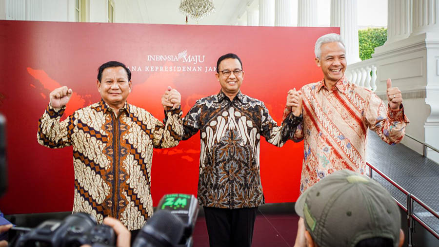 Prabowo Subianto, Ganjar Pranowo, dan Anies Baswedan usai santap siang bersama Jokowi di Istana Merdeka, Senin (30/10/2023). (BPMI Setpres)