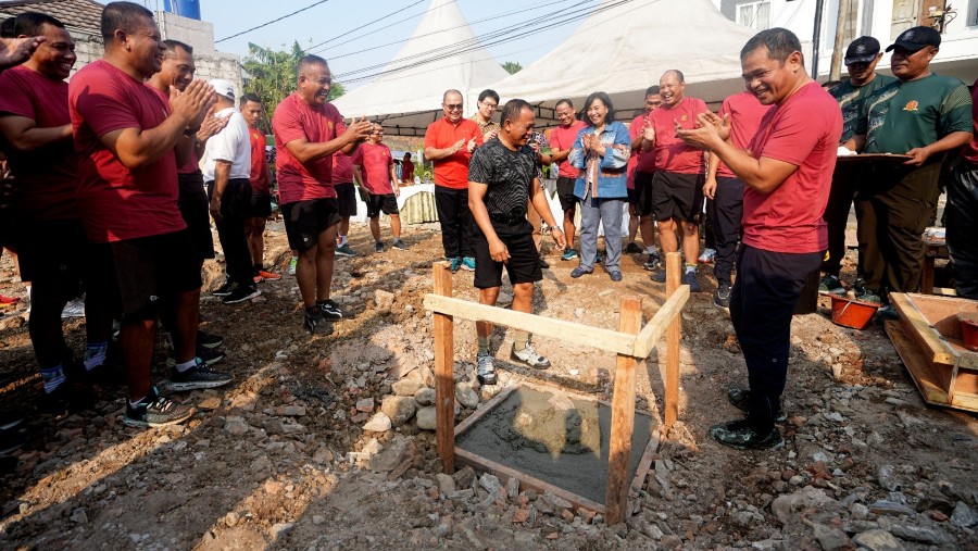 Letjen TNI Maruli Simanjuntak (kanan) di peletakan batu pertama pembangunan Mess Pamen Kostrad di Sumur Batu, Jakarta (tni.mil.id)