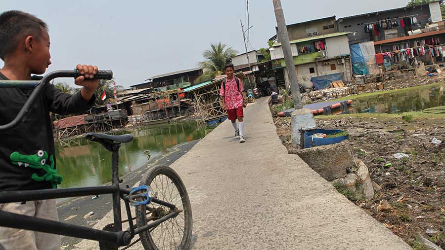 Dahulu pemukiman ini bernama Kampung Teko yang berganti menjadi Kampung Apung. (Bloomberg Technoz/Andrean Kristianto)