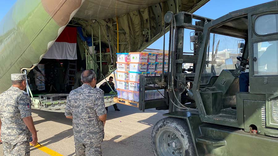 Bantuan kemanusiaan untuk masyarakat Gaza tiba di El Arish (6/11/2023). (Dok. Kemlu RI)