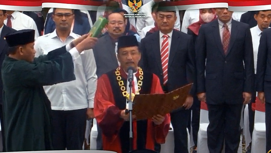 Ketua MK Suhartoyo pada saat pelantikan (YouTube MK)