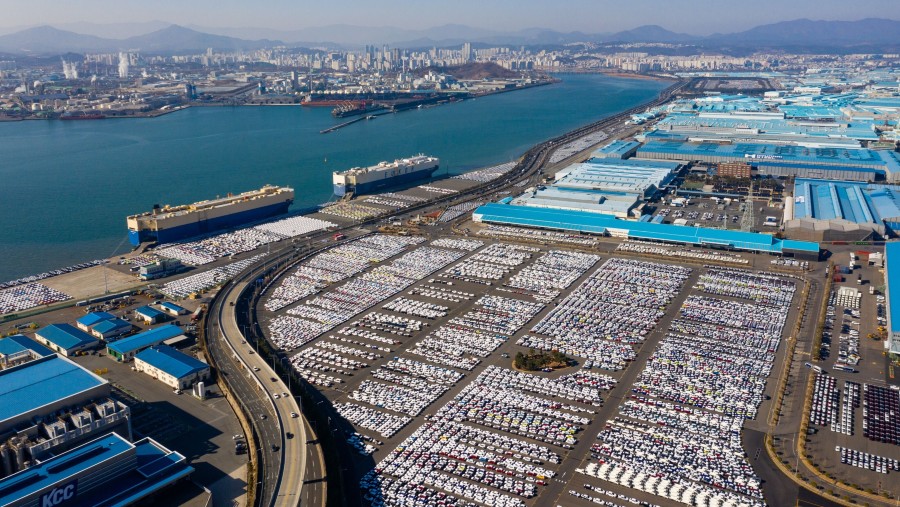 Penampakan mobil produksi Hyundai Motor Co di pelabuhan. Fotografer: SeongJoon Cho/Bloomberg