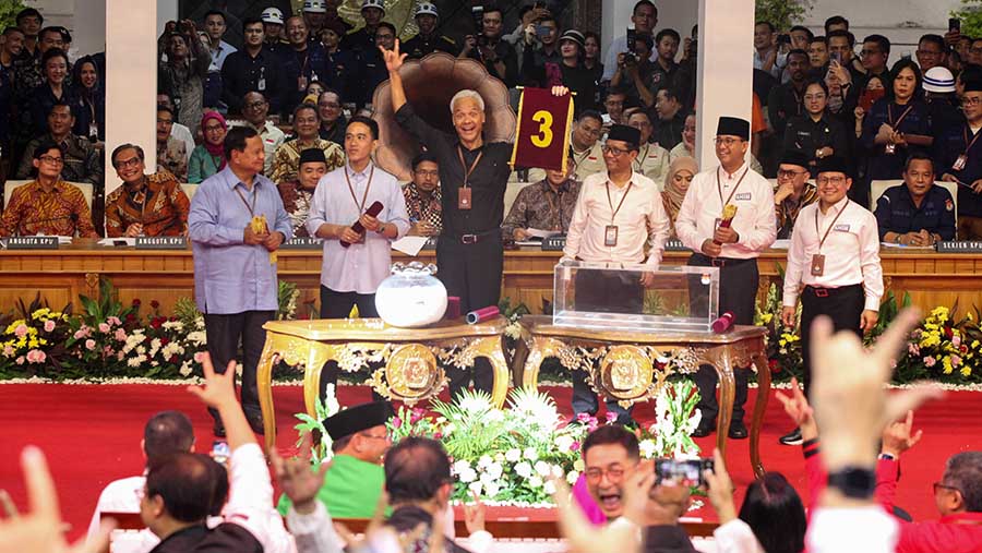 Pengundian dan Penetapan Nomor Urut Pasangan Capres dan Cawapres Pemilu 2024 di Gedung KPU, Selasa (14/11/2023) (Bloomberg Technoz/Andrean Kristianto)