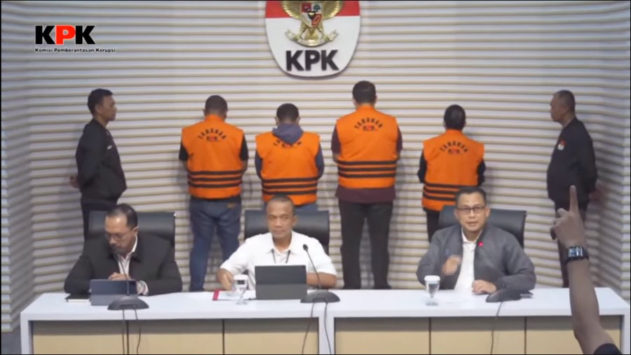 Kajari Bondowoso ditahan KPK. (Sumber: akun YouTube resmi KPK)