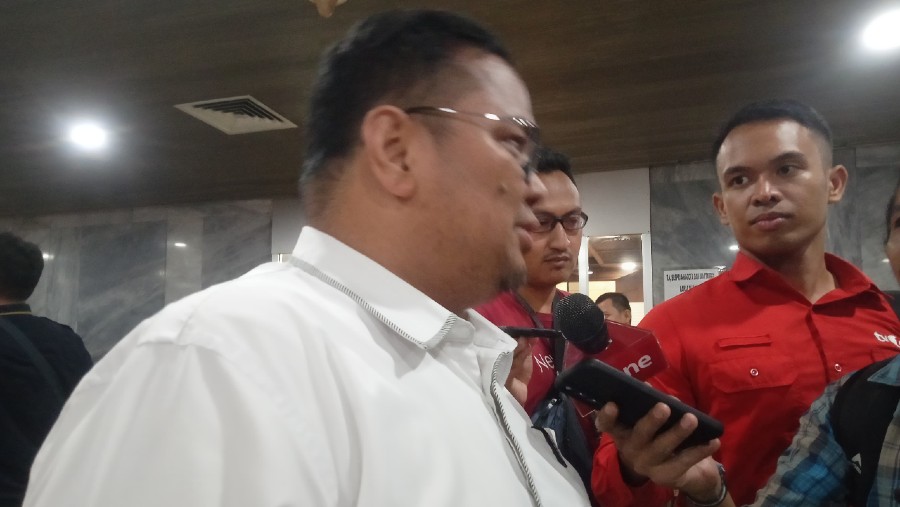 Ketua Bawaslu Rahmat Bagja di gedung DPR Jakarta (Bloomberg Technoz/Pramesti Regita Cindy)