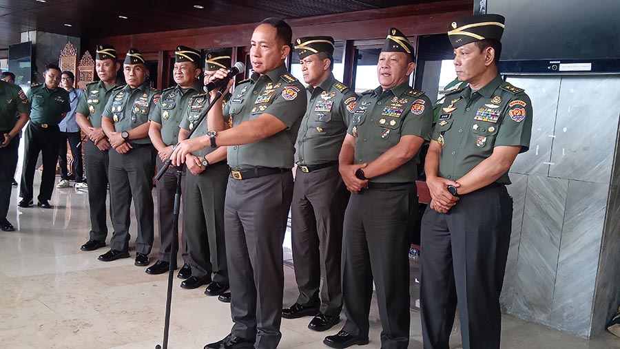 Konfrensi pers Jenderal Agus Subiyanto usai pengesahan sebagai Panglima TNI oleh DPR.  (Bloomberg Technoz/Pramesti Regita Cindy)