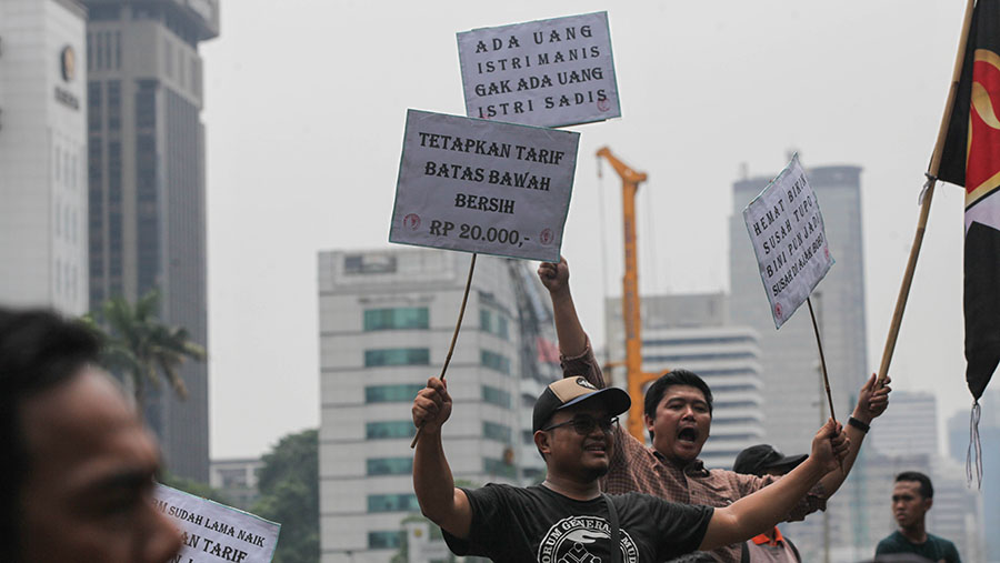 Suharto meminta waktu seminggu untuk mengkaji tuntutan para pengemudi taksi online. (Bloomberg Technoz/Andrean Kristianto)