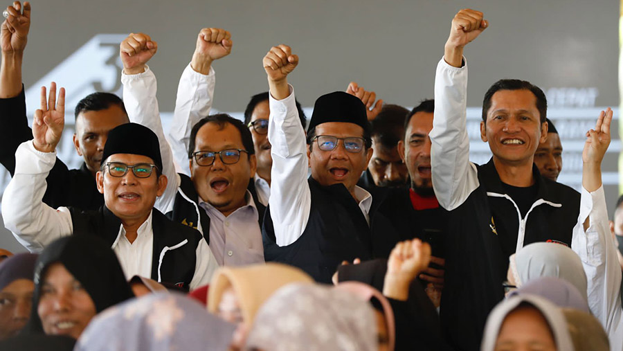 Cawapres Mahfud MD melakukan kampanye perdannya di Sabang, Aceh Selasa (28/11/2023). (Dok. TPN Ganjar-Mahfud)