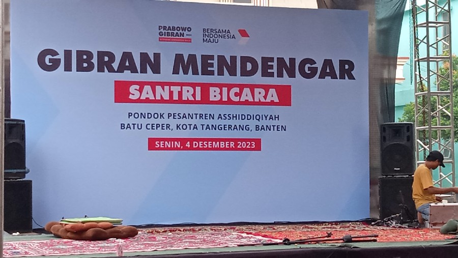 Pondok Pesantren Asshiddiqiyah, Batuceper, Tangerang yang didatangi Gibran Rakabuming pada Senin (4/11/2023). (Bloomberg Technoz/Pramesti Regita)