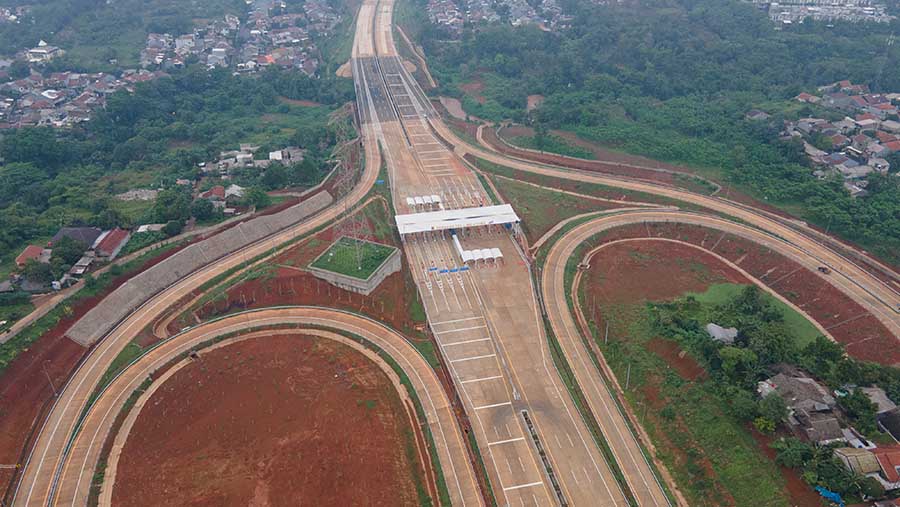 Kehadiran Tol Cijago juga menjadi solusi dari Kota Depok menuju Bandara Soekarno Hatta. (Bloomberg Technoz/Andrean Kristianto)