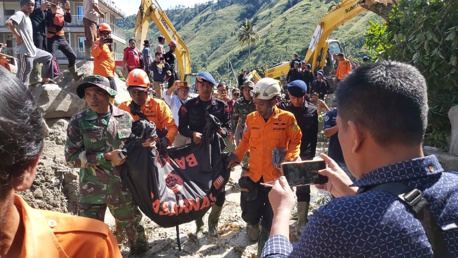 Basarnas menemukan korban di banjir bandang Humbahas (Dok Basarnas)