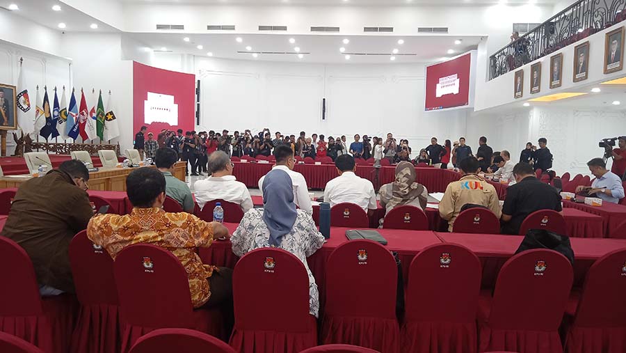 Rapat koordinasi debat capres-cawapres pemilu di Kantor KPU Pusat, Jakarta. (Bloomberg Technoz/Pramesti Regita Cindy)