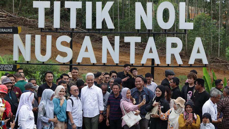 Capres nomor urut 3, Ganjar Pranowo mengunjungi titik 0 kilometer di IKN Nusantara di Kalimantan Timur, pada Kamis (7/12/2023). (Dok. TPN Ganjar-Mahfu