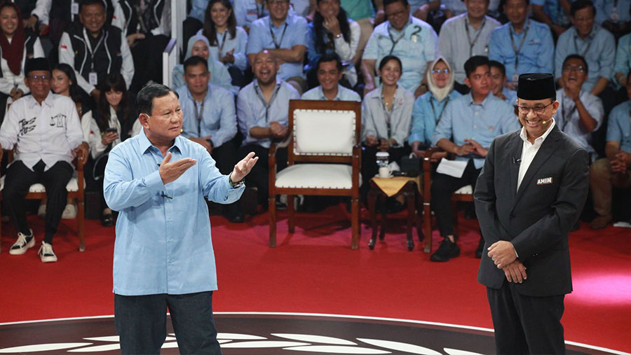Prabowo Anies di Debat Capres Perdana (Andrean/Bloomberg Technoz)