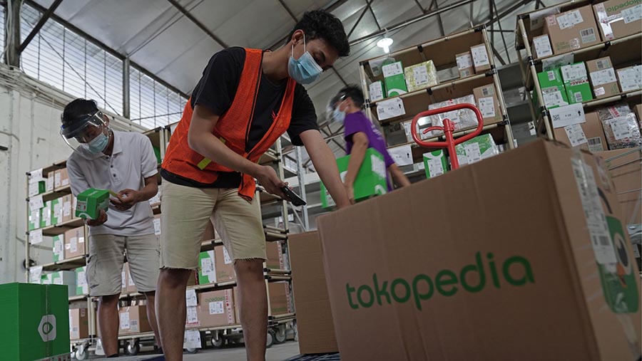 Ilustrasi Tokopedia. (Dimas Ardian/Bloomberg)