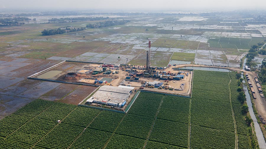 Sumur eksplorasi East Pondok Aren (EPN) -001 di WK PEP Tambun Field, di Kabupaten Bekasi, Kamis (21/12/2023). (Bloomberg Technoz/Andrean Kristianto)