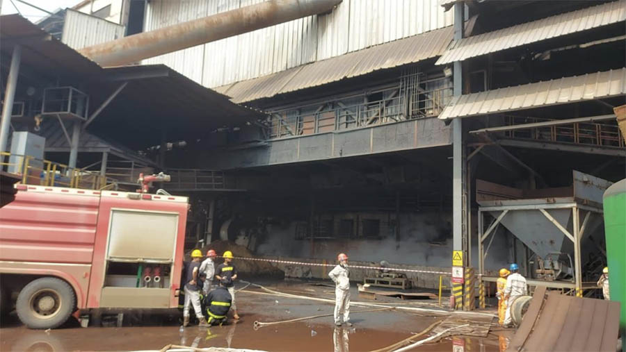 Situasi bagian pabrik PT ITSS setelah tungku smelter No. 41 yang terbakar berhasil dipadamkan oleh Tim Pemadam Kebakaran PT IMIP. (Dok. PT IMIP)