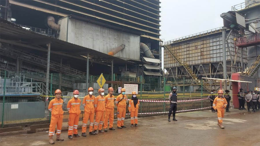 Pengamanan lokasi kejadian pascakecelakaan kebakaran tungku smelter No. 41. (Dok. PT IMIP)