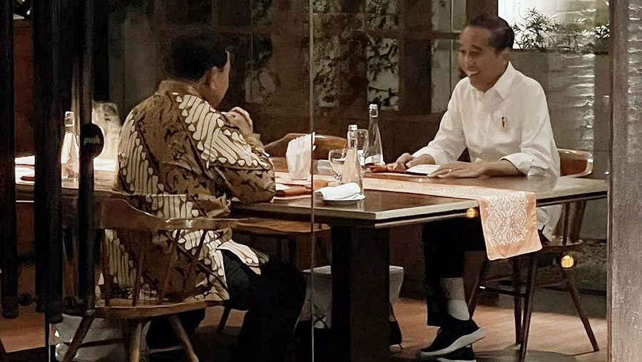Presiden Joko Widodo (Jokowi) makan malam bersama dengan Prabowo Subianto, Jumat (5/1/2024). (Tangkapan Layar Instagram @prabowo)