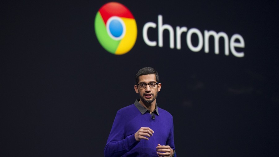 Google Chrome jadi latar belakang Sundai Pichai, CEO Alphabet. (Dok: Bloomberg)	
