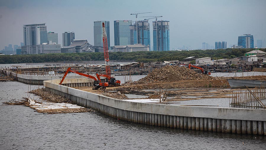 Suasana proyek Giant Sea Wall atau tanggul laut raksasa di Kosambi,Tangerang, Kamis (11/1/2024). (Bloomberg Technoz/Andrean Kristianto)