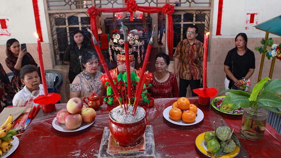 Cio Tao, singkatan dari 'Cinta Tao,' upacara pernikahan khas peranakan Tionghoa Betawi atau Cina Benteng. (Bloomberg Technoz/Andrean Kristianto)