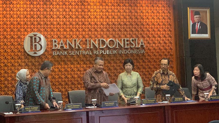 Gubernur Bank Indonesia, Perry Warjiyo saat pengumuman Hasil Rapat Dewan Gubernur (RDG) Bulanan Bulan Januari 2024. (Bloomberg Tehnoz/Azura Yumna)