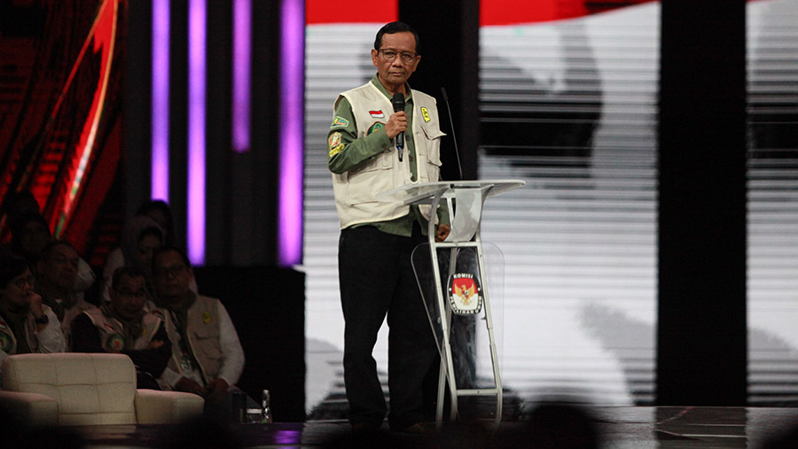 Cawapres nomor urut 3 Mahfud MD saat debat keempat cawapres di JCC, Jakarta, Minggu (21/1/2024). (Bloomberg Technoz/Andrean Kristianto)