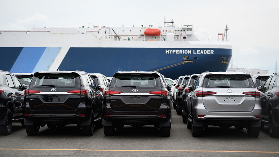 Toyota Fortuner. (Akio Kon/Bloomberg)