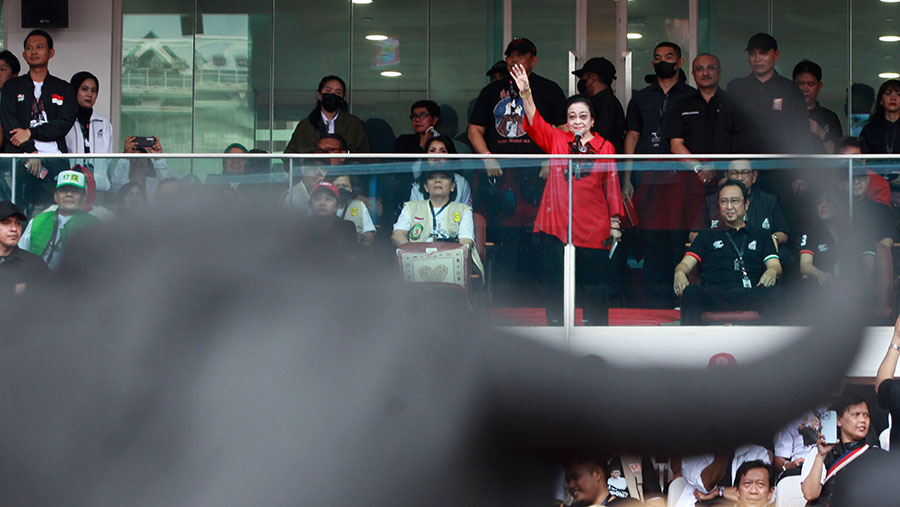 Ketum PDIP Megawati Soekarnoputri saat Konser Salam Metal di GBK, Jakarta, Sabtu (3/2/2024). (Bloomberg Technoz/Andrean Kristianto)