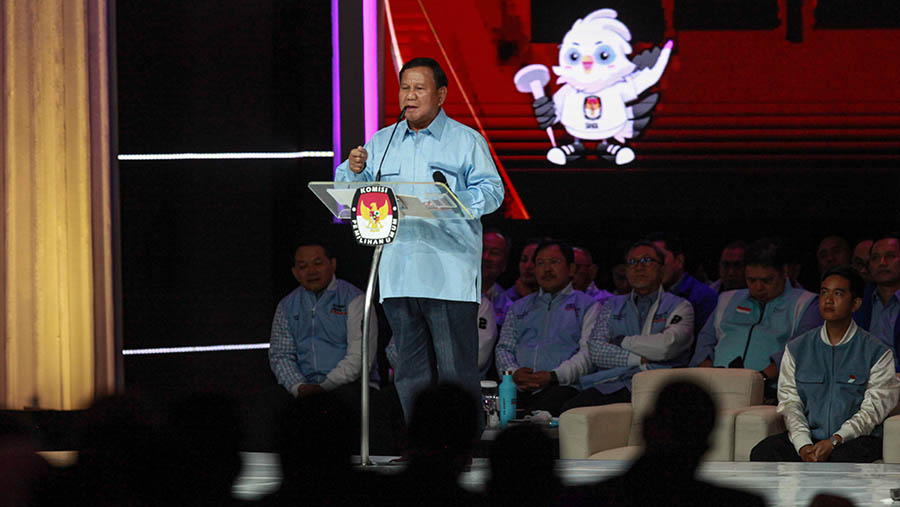 Capres nomor urut 2 Prabowo Subianto saat debat kelima di JCC, Jakarta, Minggu (4/2/2024). (Bloomberg Technoz/Andrean Kristianto)
