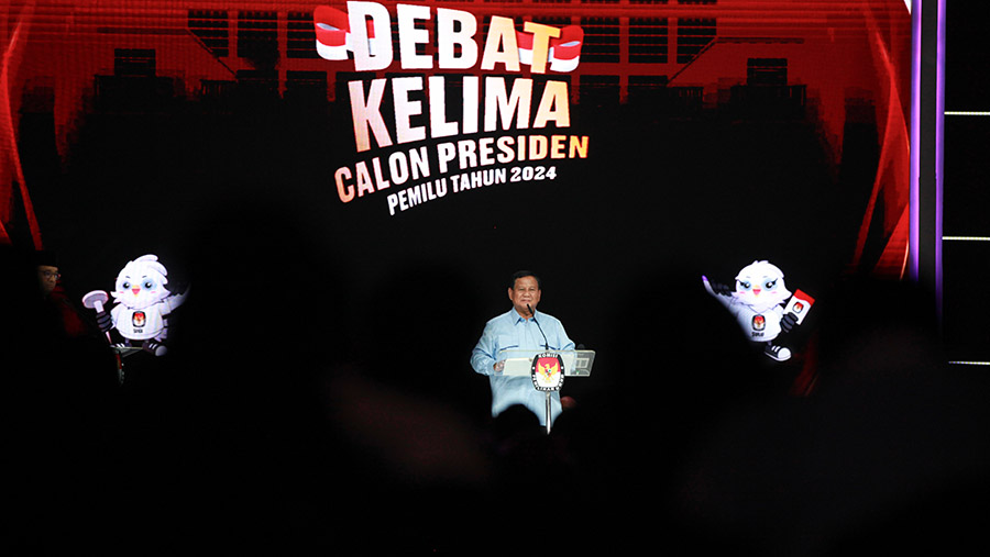Capres nomor urut 2 Prabowo Subianto mendapat giliran pertama untuk memaparkan visi misinya. (Bloomberg Technoz/Andrean Kristianto)