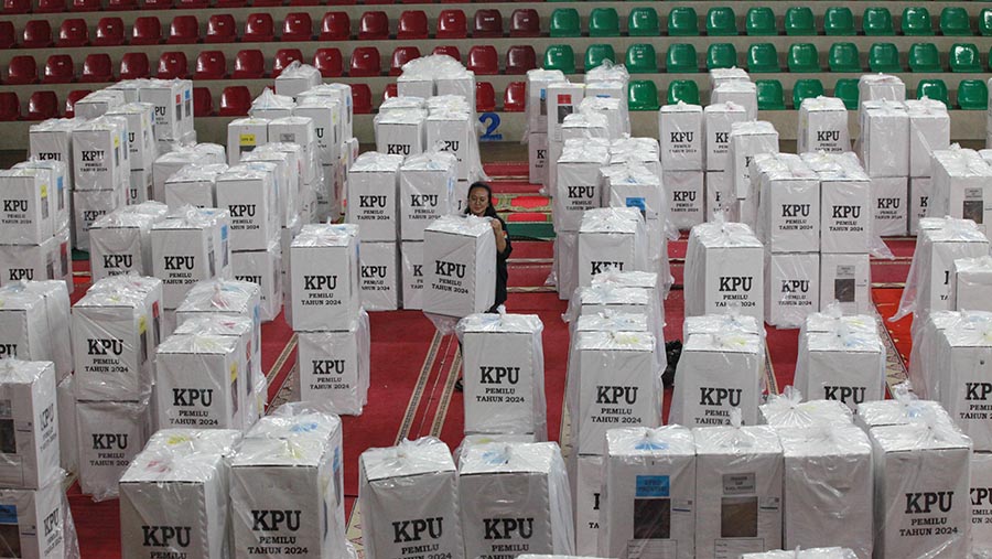 Saat ini proses logistik pemilu masuk tahap proses 'setting packing'. (Bloomberg Technoz/Andrean Kristianto)
