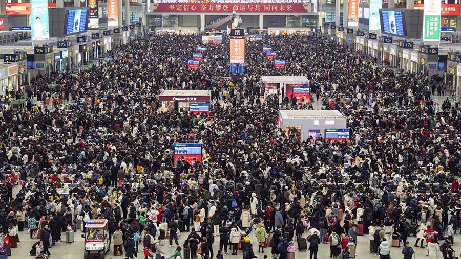  Jutaan pekerja China bersiap-siap mudik ke rumah untuk bersatu kembali dengan keluarga mereka. (Raul Ariano/Bloomberg)