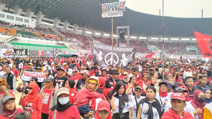 Kampanye Hajatan Rakyat Ganjar-Mahfud di Stadion Pakansari, Kabupaten Bogor, Jumat (9/2/2024). (Bloomberg Technoz/Sultan Ibnu Affan)
