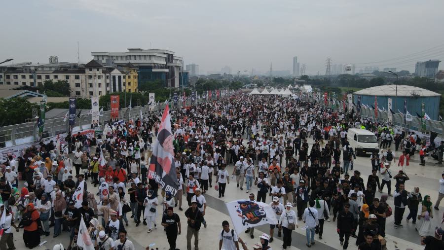 Situasi di JIS jelang kampanye akbar Anies Baswedan-Muhaimin Iskandar. (Sumber: Andrean Kristiyanto/Bloomberg Technoz)