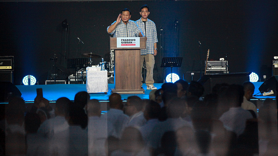 Capres nomor urut 02, Prabowo Subianto menyampaikan pidato kemenangan di Istora Senayan, Rabu (14/2/2024). (Bloomberg Technoz/Andrean Kristianto)
