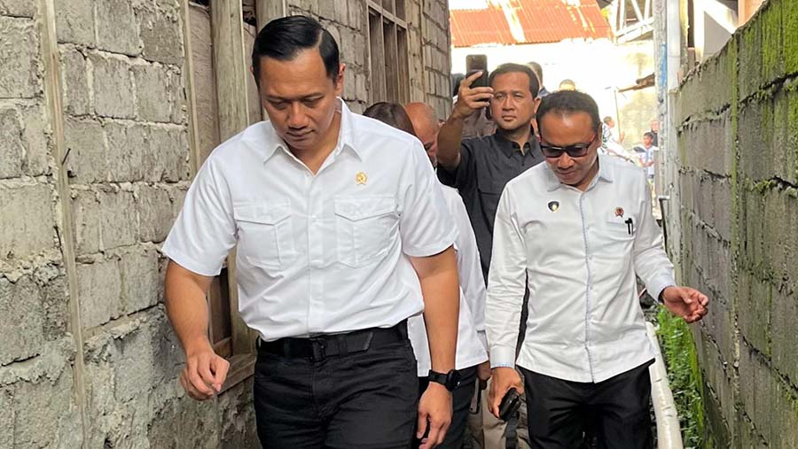 Menteri ATR/BPN, Agus Harimurti Yudhoyono (AHY) meninjau pelayanan pertanahan di Manado, Kamis (22/02/2024). (Dok Kementerian ATR/BPN)
