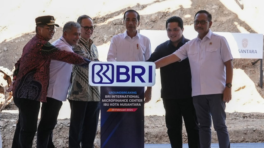 Presiden RI Joko Widodo (Jokowi) menghadiri acara ‘Groundbreaking Pembangunan Gedung BRI di Ibu Kota Nusantara (IKN). (Dok. BRI)