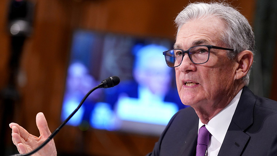 Ketua Federal Reserve AS, Jerome Powell saat sidang Senat di Washington, DC, AS, Kamis, (7/4/2024). (Al Drago/Bloomberg)